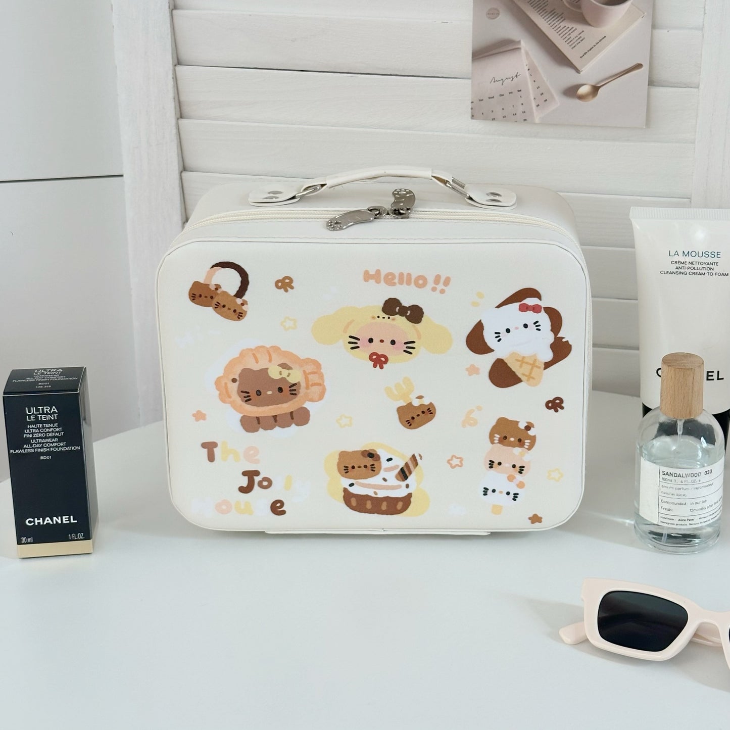 Cute printed makeup case and large-capacity makeup bag