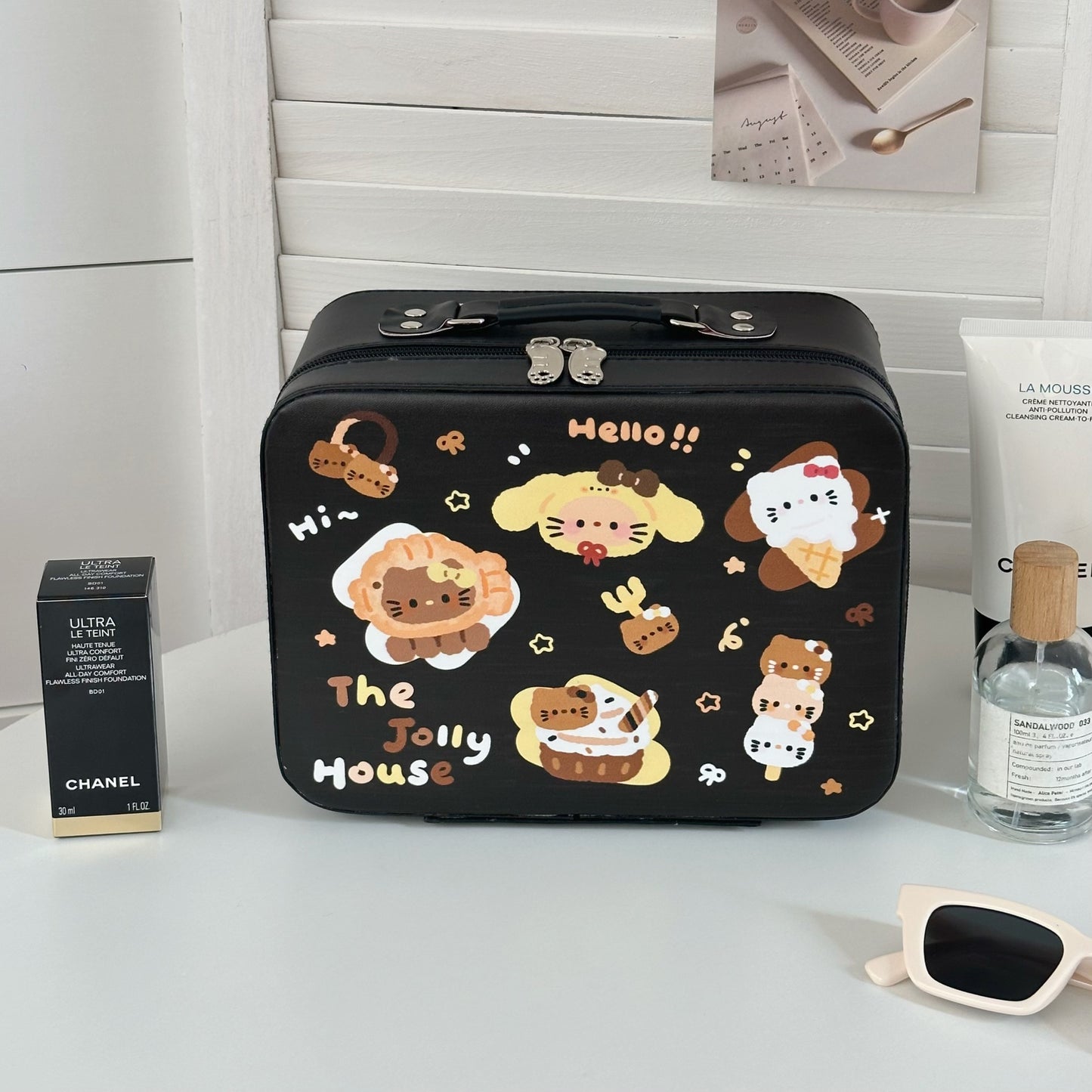 Cute printed makeup case and large-capacity makeup bag