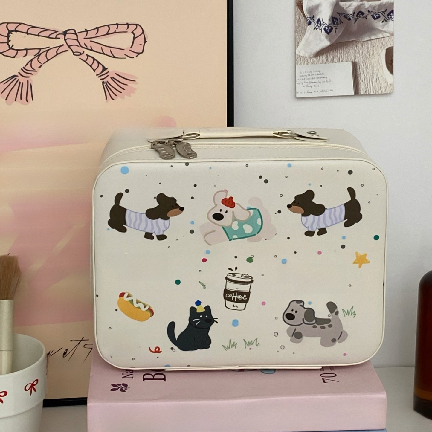 Cute printed makeup case and large-capacity makeup bag
