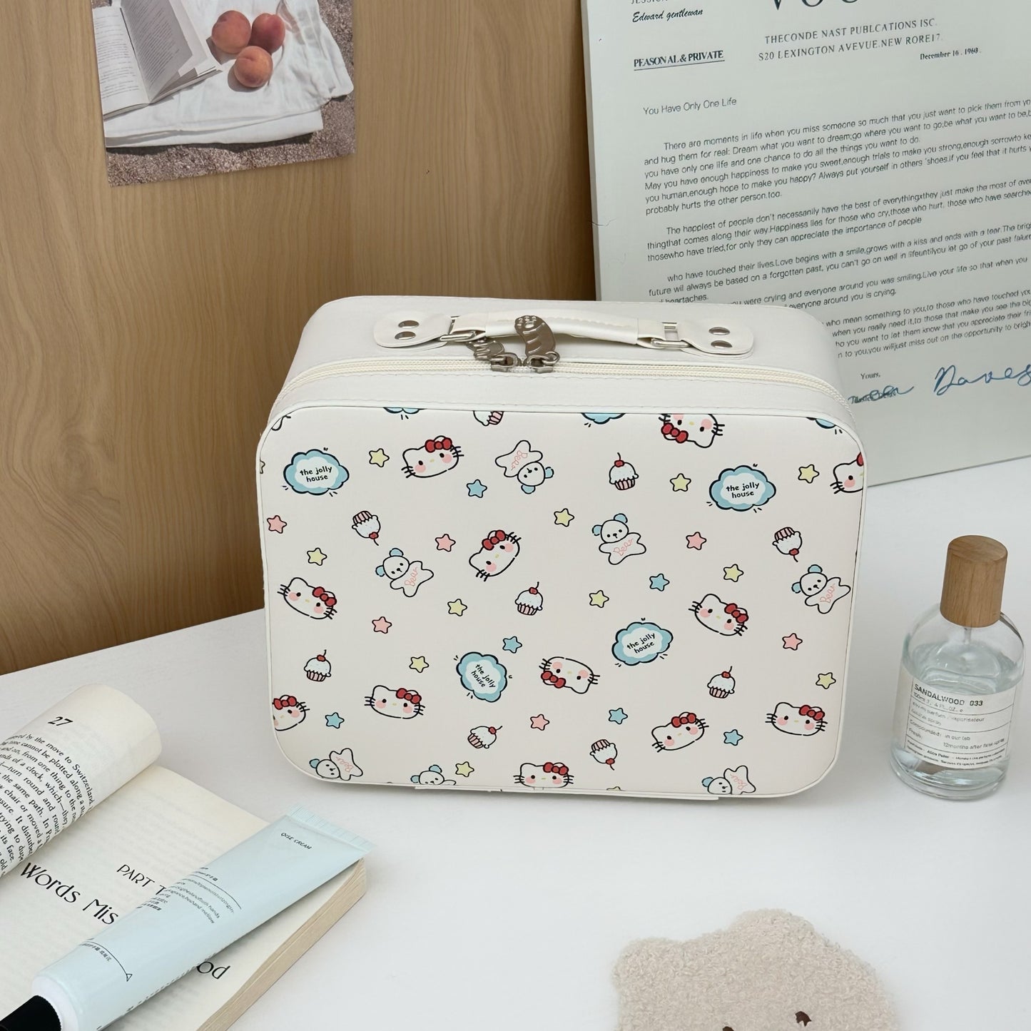 Cute printed makeup case and large-capacity makeup bag